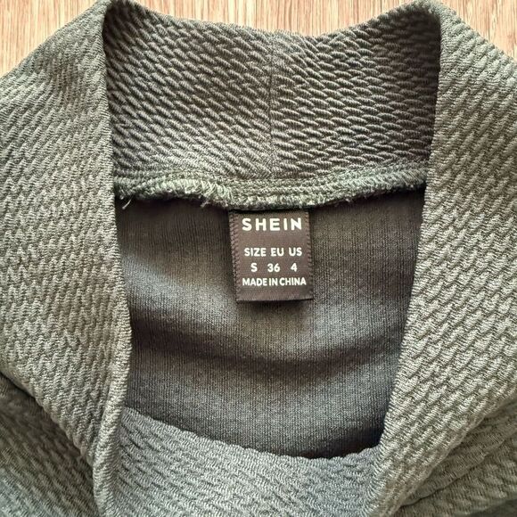 SHEIN Ruffle Crop Top - Picture 4 of 6